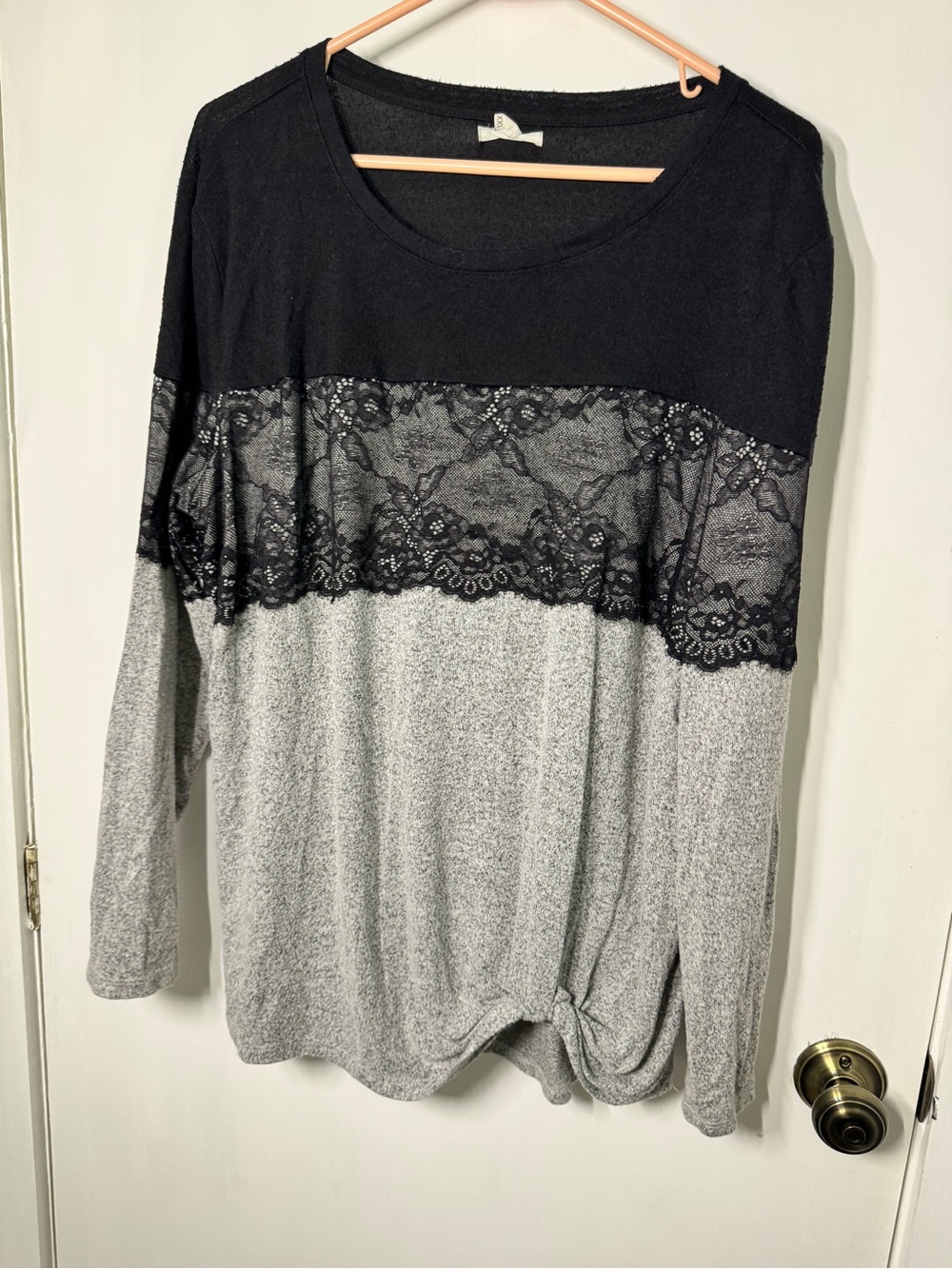 Lace-Trim Long Sleeve Colorblock Top - Black & Gray